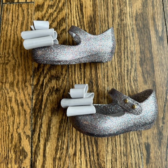 ✨NWOT✨ Mini Melissa Silver Sparkle baby/toddler shoes, size 5 - Picture 2 of 7